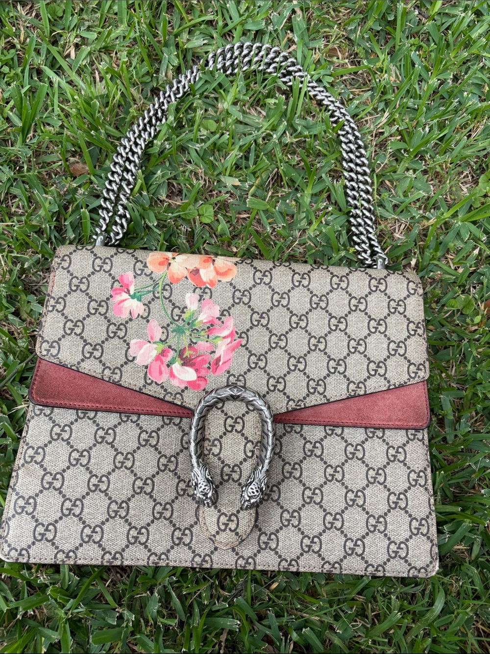 Gucci Beige GG Supreme Floral Shoulder Bag with Red Accents